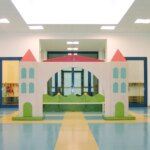 I giochi di ruolo Teatro La fenice con 2 colonne vani a giorno e ponte sipario By Habitat per Bambini di 2H arredi per asilo